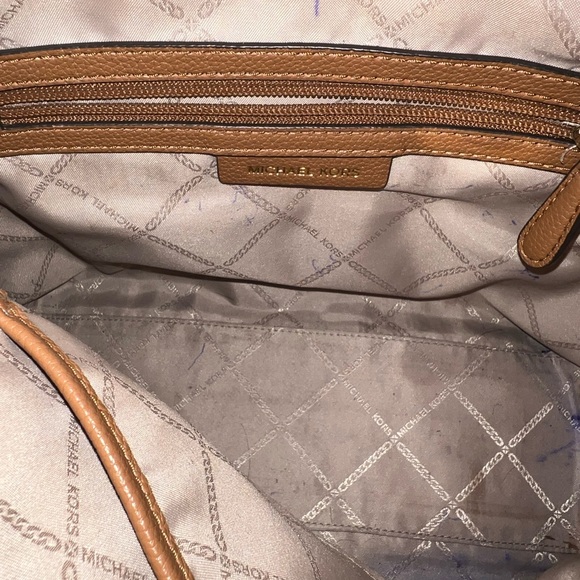 ⭐️Michael Kors Bowery Purse⭐️ - Picture 6 of 10